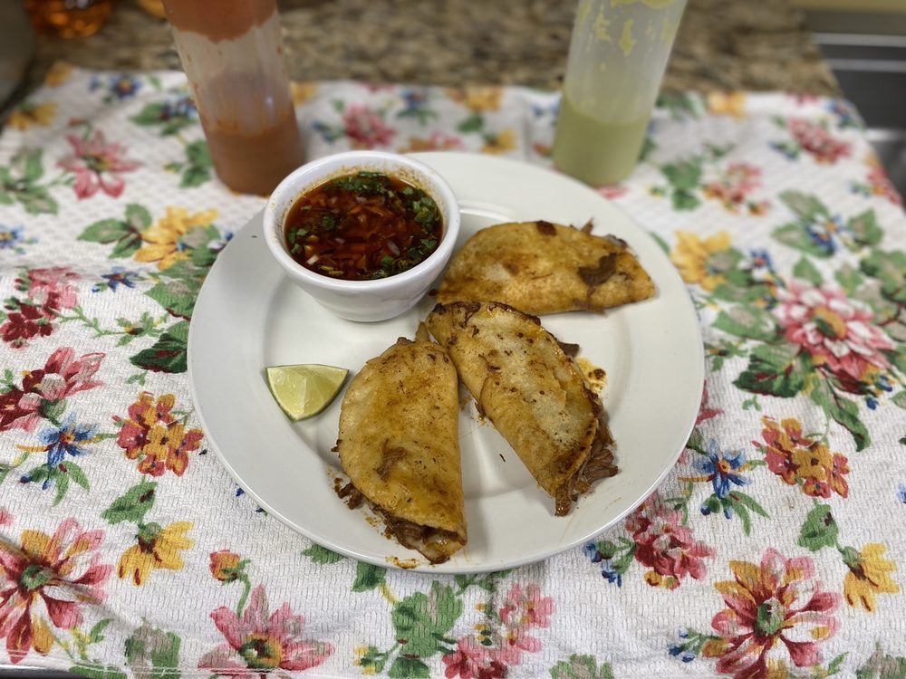 Como En Casa Tacos y Qusadillas 