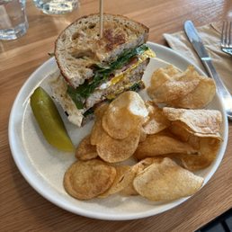 BELT sandwich with chips