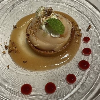 Bernini Honolulu - Peach tart - Italian Near Me - Honolulu, Hawaii
