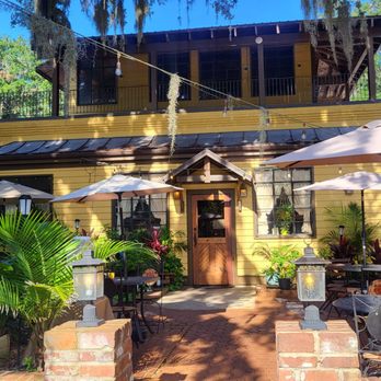 Yellow Deli And Bakery - Exterior - Delis Near Me - Brunswick, Georgia