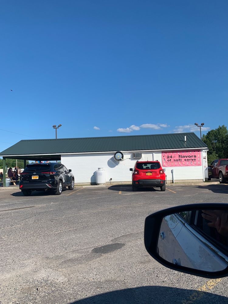 SCOOPS AT LAKEVIEW LANES Updated April 2024 723 W Broadway, Fulton