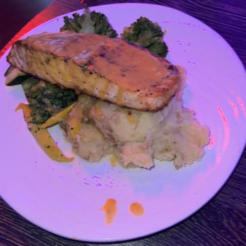 Salsa Con Fuego - Grilled Salmon with Sauteed Vegetables & Mashed Potatoes - Bars Near Me - Bronx, New York