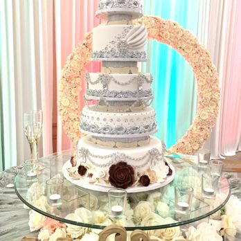 Layered Cakerie - Gorgeous 5 Tier Wedding Cake - Bakeries Near Me - Montclair, California Layered Cakerie - Gorgeous 5 Tier Wedding Cake - Bakeries Near Me - Montclair, California