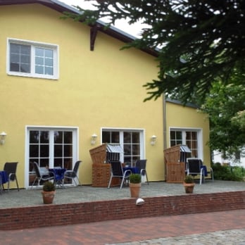 Villa Strandkorb - Hotels Near Me - Graal-Müritz, MV