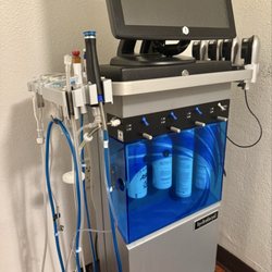 Love this hydro facial machine!