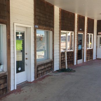Gold Beach Econowash - Front of laundromat building. - Laundromat Near Me - Gold Beach, Oregon Gold Beach Econowash - Front of laundromat building. - Laundromat Near Me - Gold Beach, Oregon