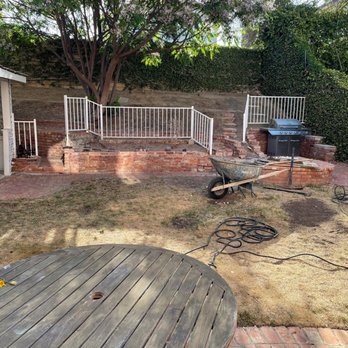 Vitoli Landscape Design - More of original disgusting backyard - Landscape Architects or Designers Near Me - Calabasas, California Vitoli Landscape Design - More of original disgusting backyard - Landscape Architects or Designers Near Me - Calabasas, California