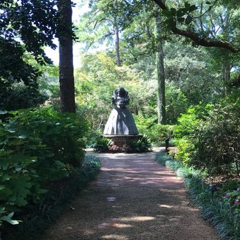 The Elizabethan Gardens - Queenie Beth I - Botanical Gardens Near Me - Manteo, North Carolina The Elizabethan Gardens - Queenie Beth I - Botanical Gardens Near Me - Manteo, North Carolina