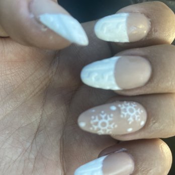 Hollywood Nails - Nail Salons Near Me - Pleasant Hill, California