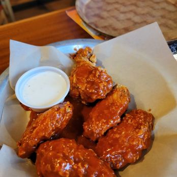Hooters - 6 Piece Daytona Style Wings - American Near Me - Ontario, California