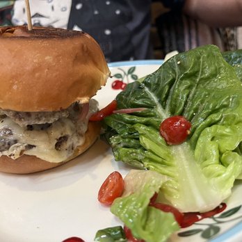 Flying Pig Pub & Kitchen - Pig burger - Pubs Near Me - Oceanside, California