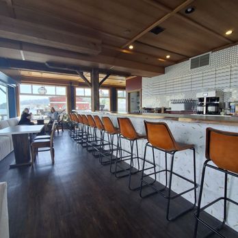 Akres - Inside - Mediterranean Near Me - Astoria, Oregon