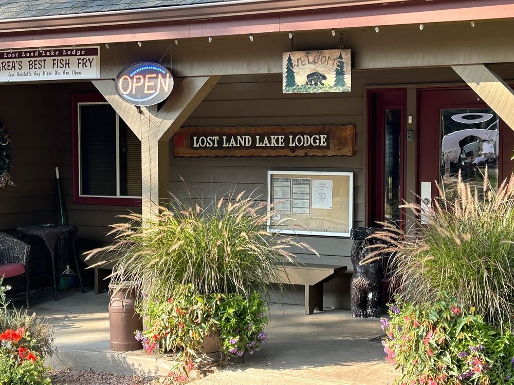 LOST LAND LAKE LODGE Updated September 2024 24 Reviews 9436 W