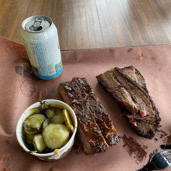 la Barbecue - Ribs, sliced brisket and pickles. - Barbeque Near Me - Austin, Texas la Barbecue - Ribs, sliced brisket and pickles. - Barbeque Near Me - Austin, Texas