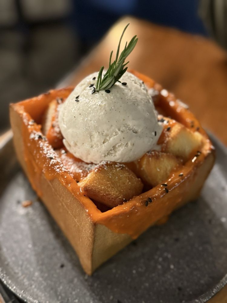 Social spots from U :Dessert Story