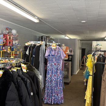 Luxury Treasure Boutique - Women's Clothing Near Me - Lincolnton, North Carolina Luxury Treasure Boutique - Women's Clothing Near Me - Lincolnton, North Carolina