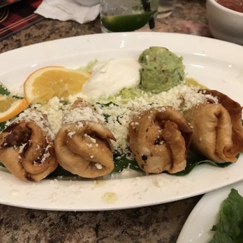 Los Compadres - Mexican Near Me - Long Beach, California