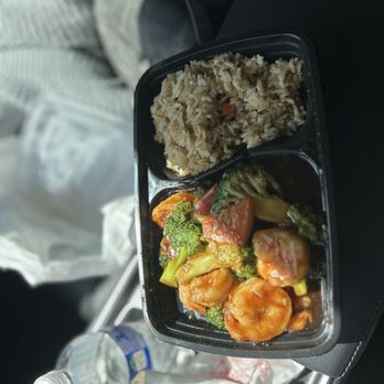 Sushi Freedom - L11. Shrimp and Broccoli Lunch Special - Sushi Bars Near Me - Silver Spring, Maryland