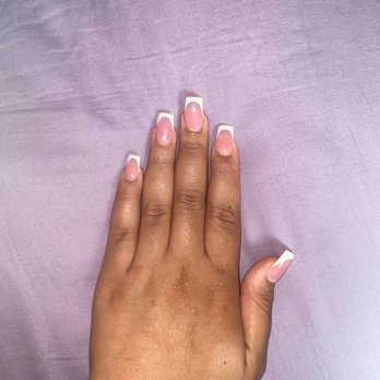 1. New Lovely Nail Salon