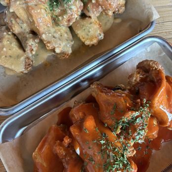 Urban Skillet - Buffalo & garlic parm wings - Halal Near Me - Los Angeles, California Urban Skillet - Buffalo & garlic parm wings - Halal Near Me - Los Angeles, California