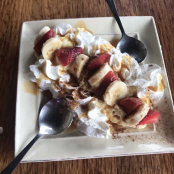 Moose-AKa's - Special dessert - soft cheesecake with strawberries and bananas. - Mediterranean Near Me - Denali, Alaska