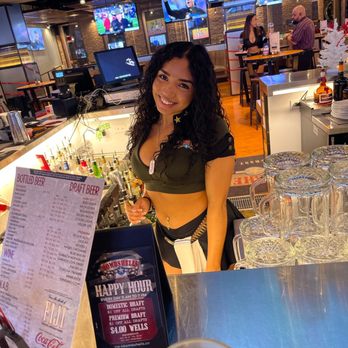Bombshells Restaurant & Bar - Perfect score, Ana did absolutely awesome. Enjoyed every moment of the night... thank you. - Sports Bars Near Me - Stafford, Texas