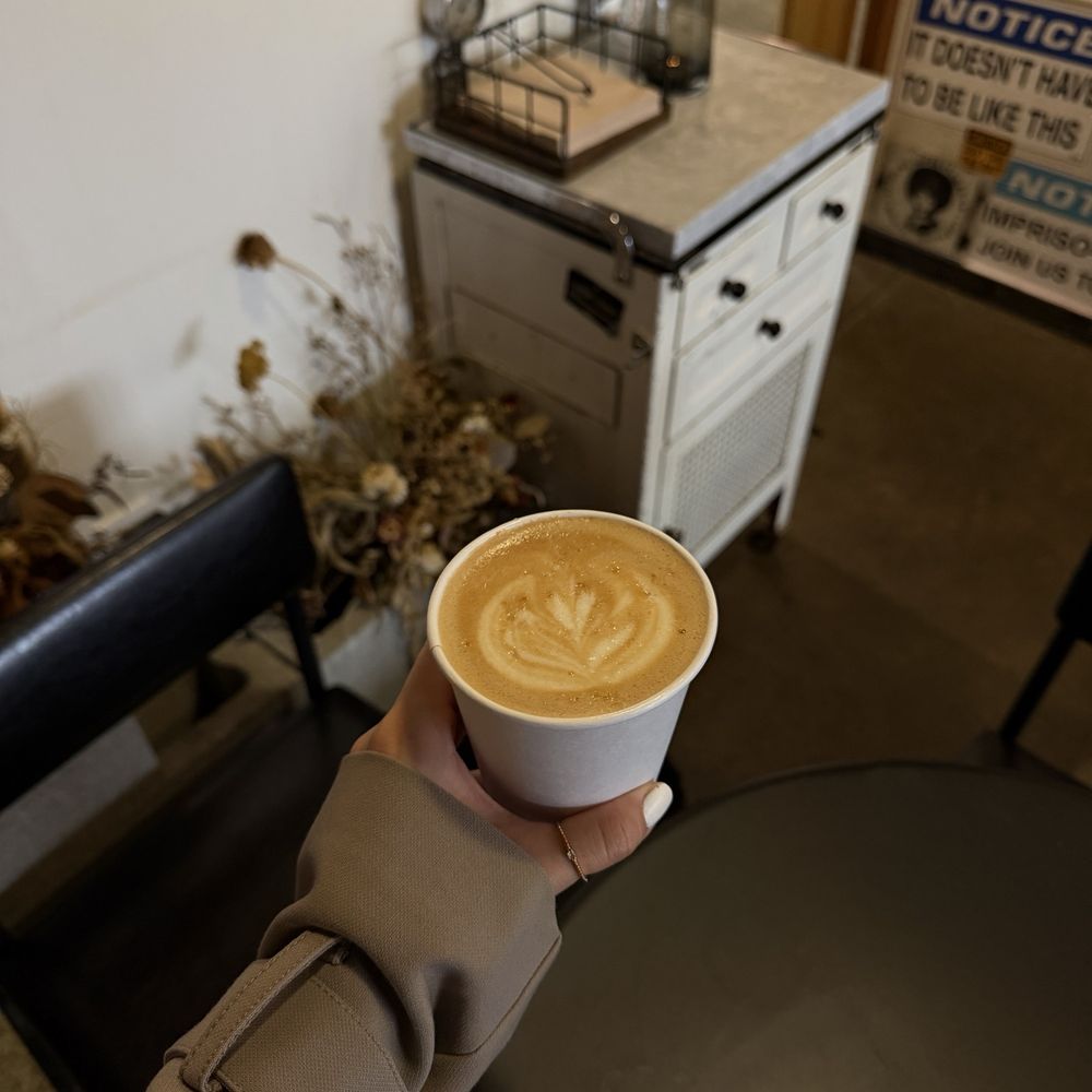 Exquisite Creatures Coffee - Popcorn latte - Coffee & Tea Near Me - Portland, Oregon Exquisite Creatures Coffee - Popcorn latte - Coffee & Tea Near Me - Portland, Oregon