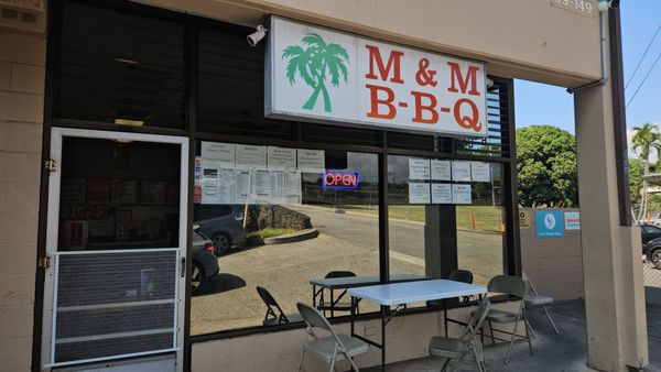 M & M BBQ by null