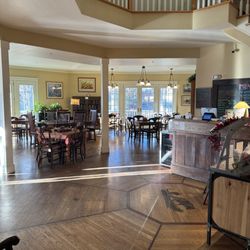 Currier Inn - Dining room