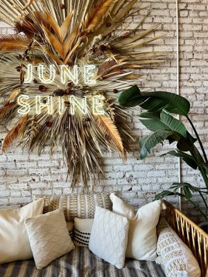 JuneShine - Santa Monica by null