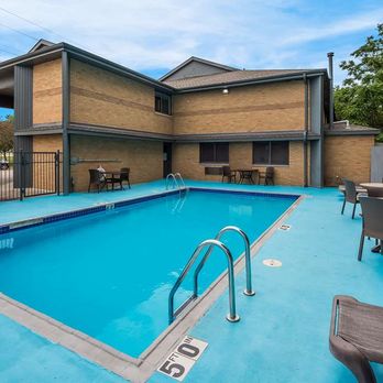 Best Western Riverside Inn - Outdoor Pool - Hotels Near Me - Danville, Illinois Best Western Riverside Inn - Outdoor Pool - Hotels Near Me - Danville, Illinois
