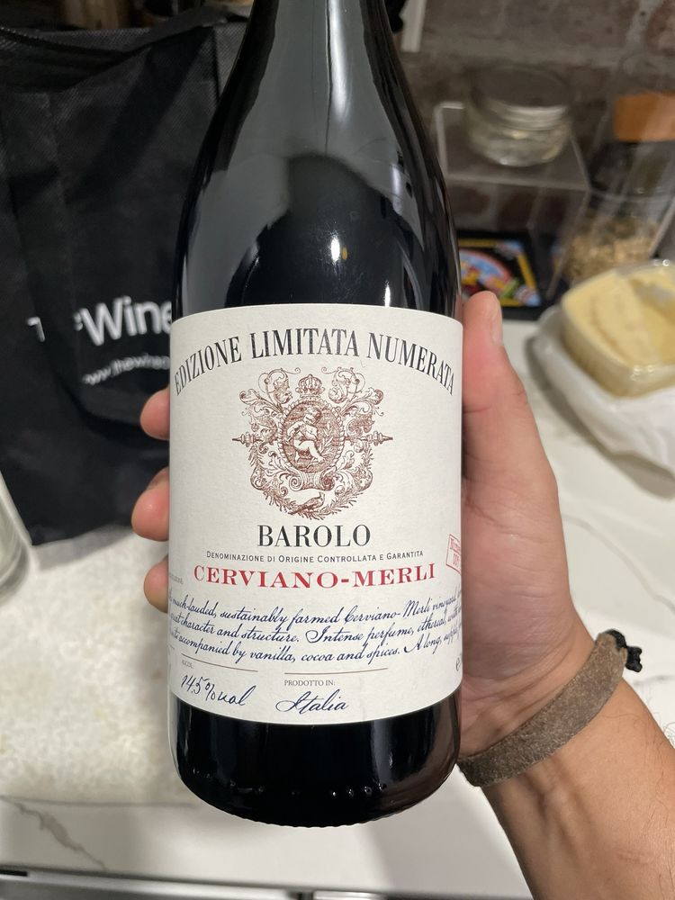 The Wine Cellar Outlet Walpole Logo