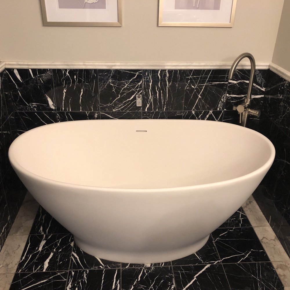 16 Bay View - My wife went nuts over this tub and then never got in it for next two days. - Hotels Near Me - Camden, Maine 16 Bay View - My wife went nuts over this tub and then never got in it for next two days. - Hotels Near Me - Camden, Maine