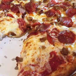 Cavoni’s Pizza and Grinders