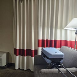 Four Points by Sheraton Saginaw - Whats up with these curtains?