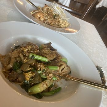 Spicy Shallot 2 - Pad see ew was insanely delicious - Thai Near Me - Mamaroneck, New York Spicy Shallot 2 - Pad see ew was insanely delicious - Thai Near Me - Mamaroneck, New York