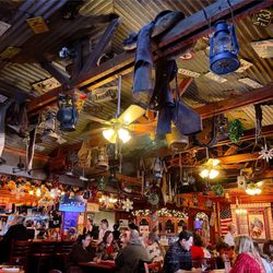 Mill Creek Cattle Company & Diamond Jims Saloon - Bar dining room