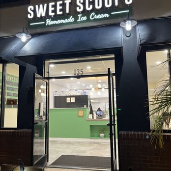 Sweet Scoops Homemade Ice Cream - Ice Cream & Frozen Yogurt Near Me - Fullerton, California Sweet Scoops Homemade Ice Cream - Ice Cream & Frozen Yogurt Near Me - Fullerton, California