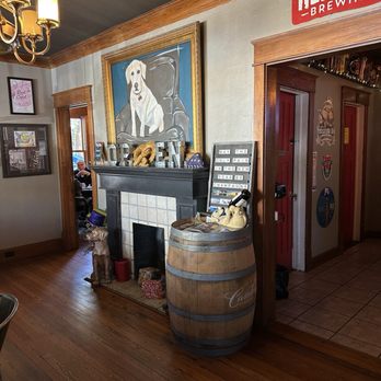 Lucy's In The Square - Inside - Wine Bars Near Me - Pensacola, Florida Lucy's In The Square - Inside - Wine Bars Near Me - Pensacola, Florida