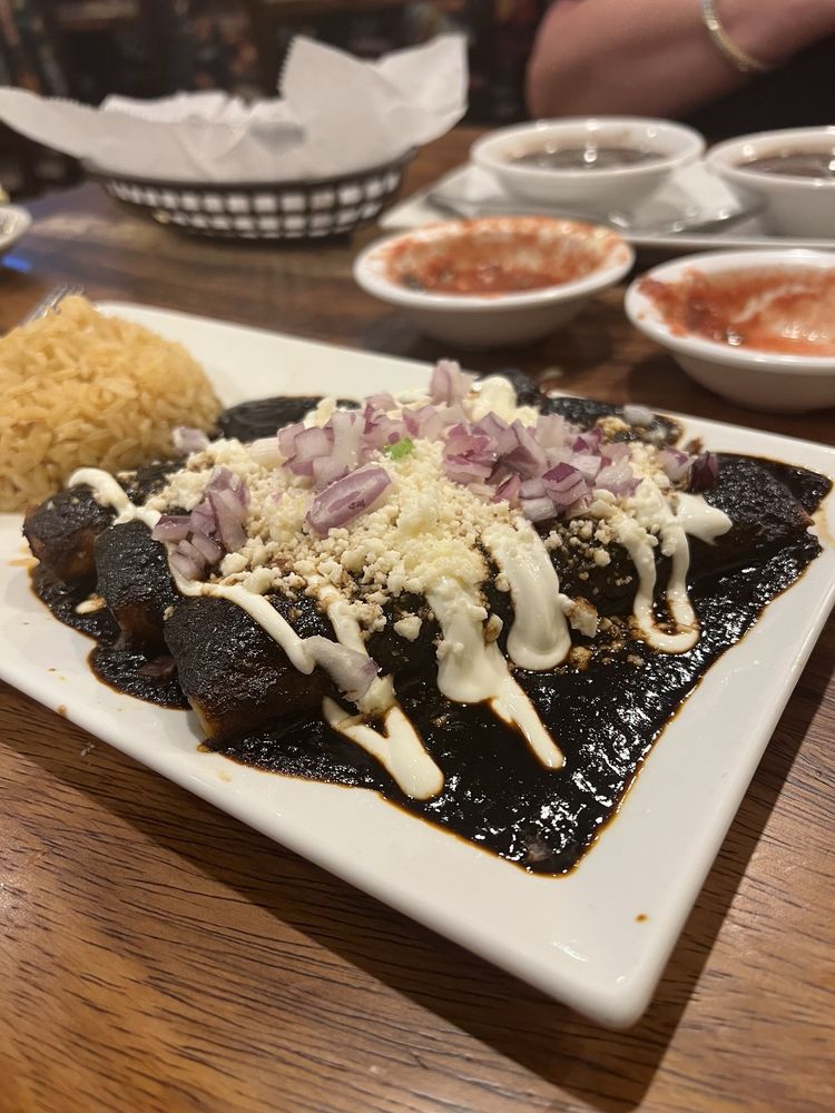 Food from El Mariachi