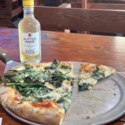 Pizza Port - Spinach Artichoke pizza Yep