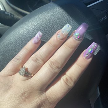 Lily's Nails - Nail Salons Near Me - Chico, California