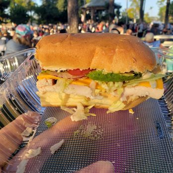 High Tide Bottle Shop And Kitchen - Cali Club Sub - Pizza Near Me - Coronado, California