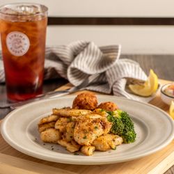 Shrimp Basket - Celebrating the laid back style & local flavors from the Gulf Coast at Shrimp Basket!