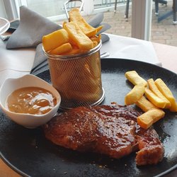 Sonne und Meer - Rib-Eye-Steak mit Pommes