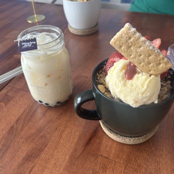 Sweet Mong - Strawberry cheesecake shaved iced and early gray boba milk tea. - Coffee & Tea Near Me - Las Vegas, Nevada Sweet Mong - Strawberry cheesecake shaved iced and early gray boba milk tea. - Coffee & Tea Near Me - Las Vegas, Nevada