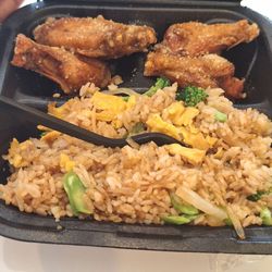WNB Factory - Fried rice and wings... these wings so little!