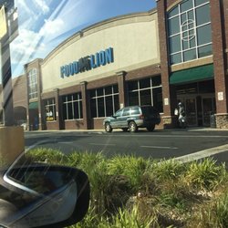 Food Lion - The entrance