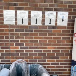 Safeway - Clear sorting instructions for recyclables.
