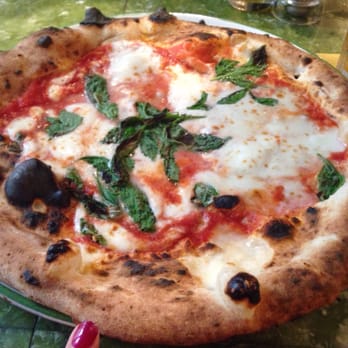 East Mamma - Pizza! - Pizza Near Me - Paris, 75 East Mamma - Pizza! - Pizza Near Me - Paris, 75
